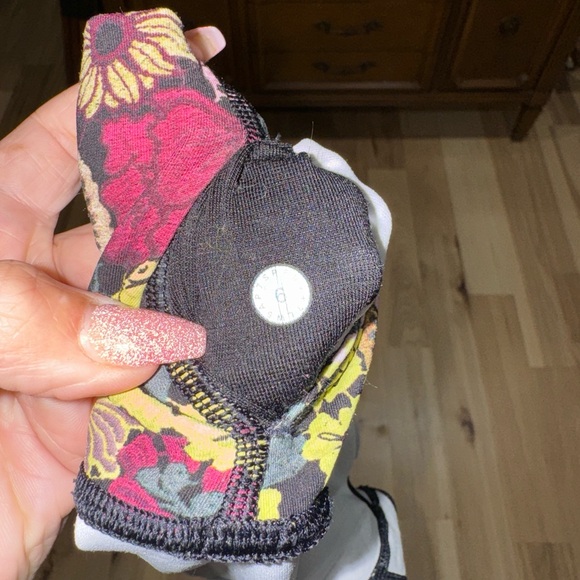 Fluorescent lululemon leggings - Picture 2 of 4